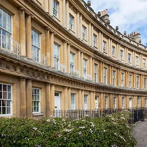 https://pure-b-welcoming-city-3-bed-house-free-parking-wifi.tophotelsbath.com