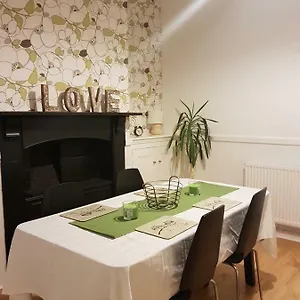 https://tynant-house.cardiffhotelswales.com