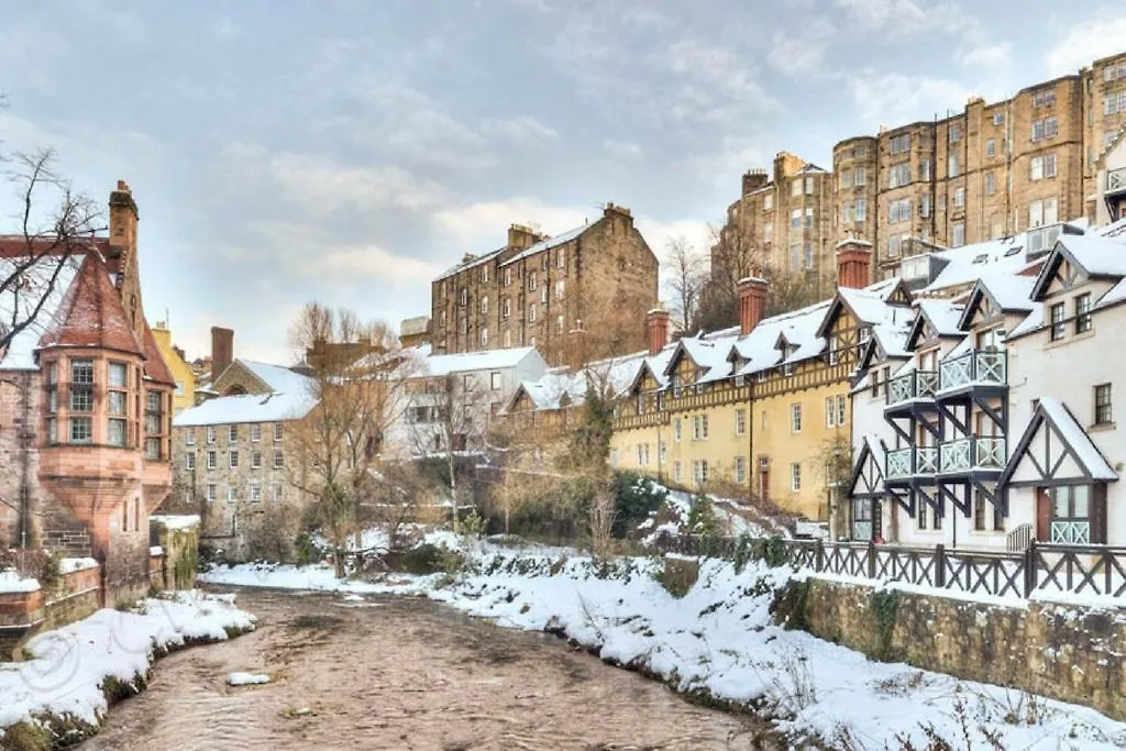 - Edinburgh - Apartment With Balcony And Free, Secure Garage Parking
